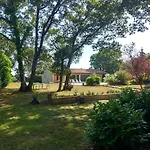 Le Petit Clot De Pey Holiday home Esperce
